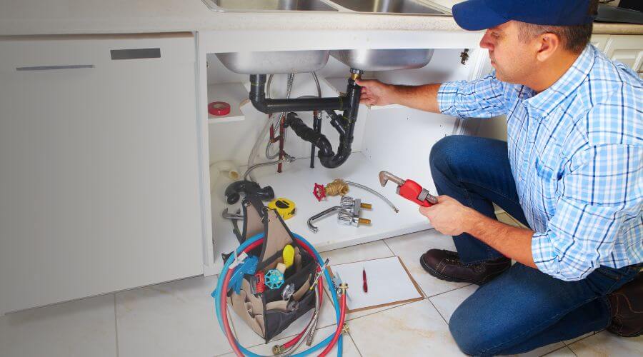 Local expert plumbing services in West Terre Haute, IN